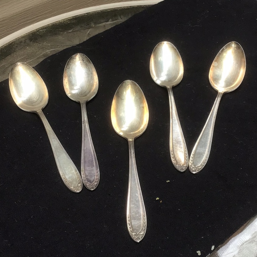 Early 20th Century Oneida Community Par Plate Silver Plated Spoons (5)